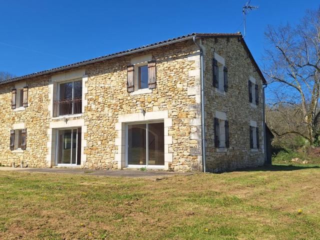 Maison vente à Nontron, Saint-front-la-rivière
