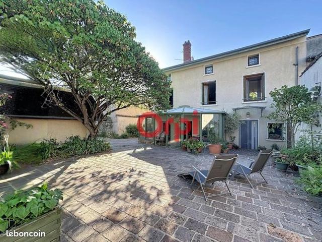 Maison vente à Saint-Amand-Montrond, Charly