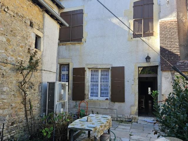Maison vente à Faubourg de Livry, Saint-Pierre-le-Moûtier