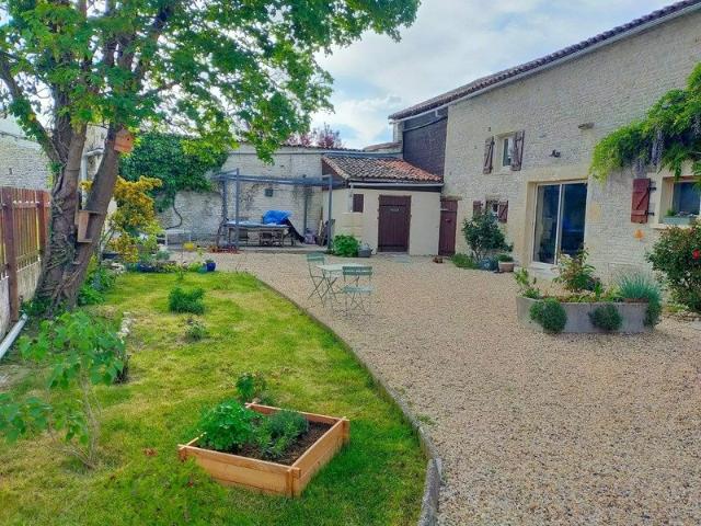 Maison vente à Confolens, Ranville-breuillaud