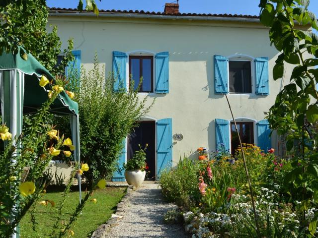 Maison vente à Confolens, Montjean