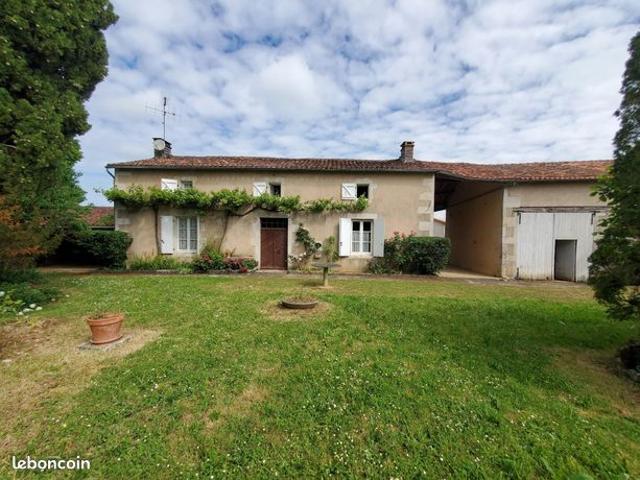 Maison vente à Confolens, Nanteuil-en-vallée