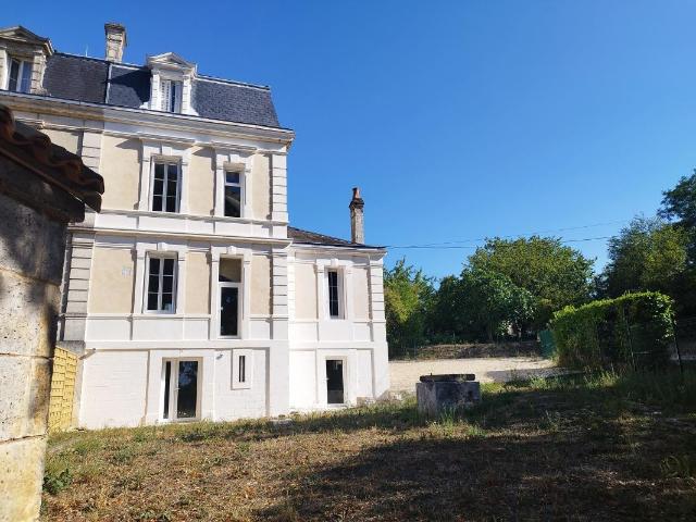 Maison vente à Angoulême, Ruelle-sur-touvre