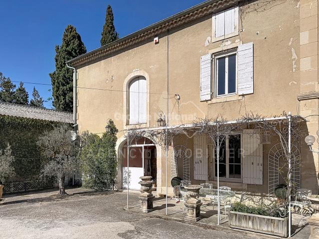Maison vente à Arles, Cabannes