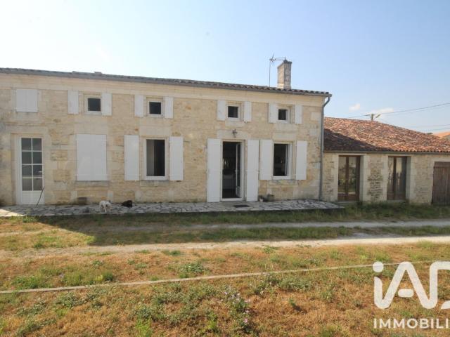 Maison vente à Saint-Jean-d'Angély, Bords