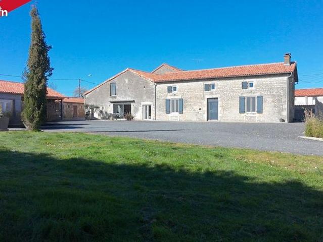 Maison vente à Montmorillon, Savigné