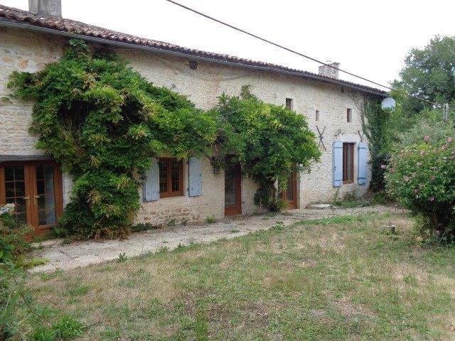 Maison vente à Montmorillon, Brux