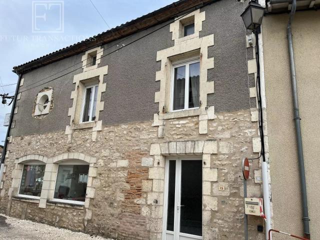 Maison vente à Nontron, Javerlhac-et-la-chapelle-saint-robert