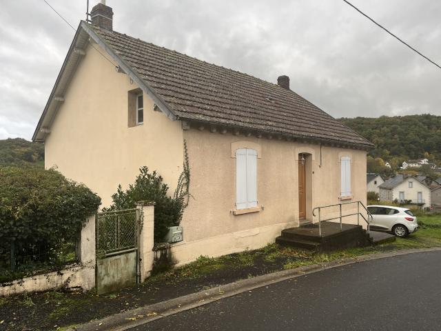Maison vente à Mauriac, Ydes