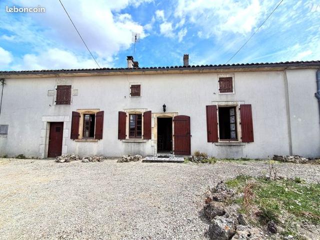 Maison vente à Saint-Jean-d'Angély, Brie-sous-matha