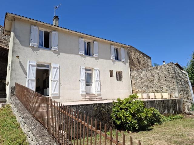 Maison vente à Niort, Mellé