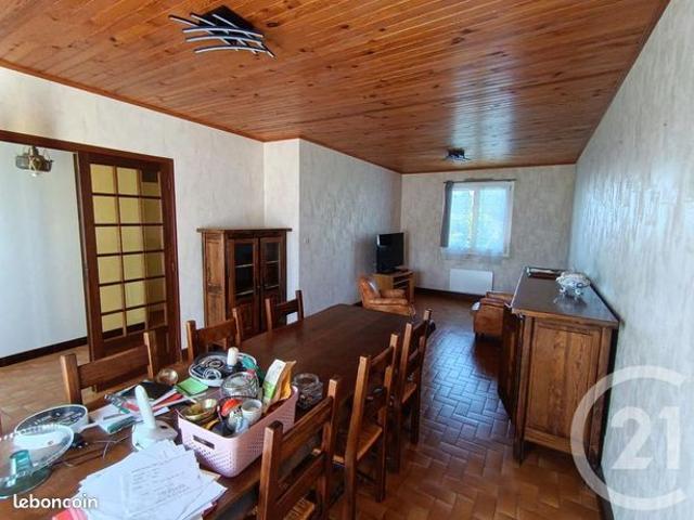Maison vente à Laval, Montigné-le-brillant