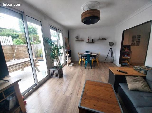 Maison vente à Laval, Port-brillet