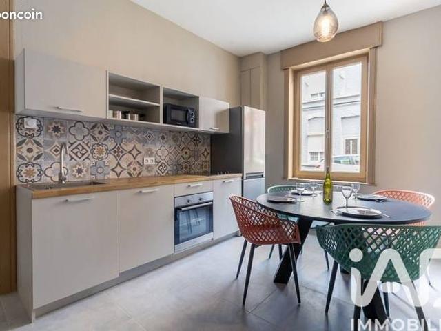 Maison vente à Lille, Croix