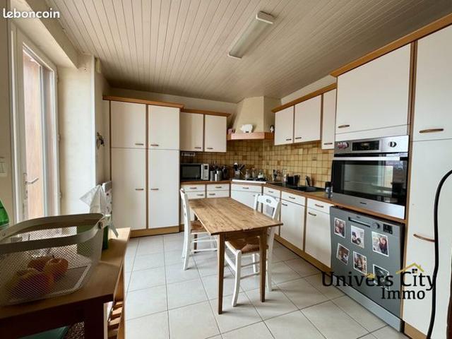 Maison vente à Angers, Étriché