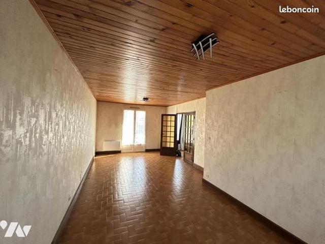 Maison vente à Laval, Montigné-le-brillant