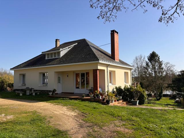 Maison vente à La Flèche, Luché-pringé