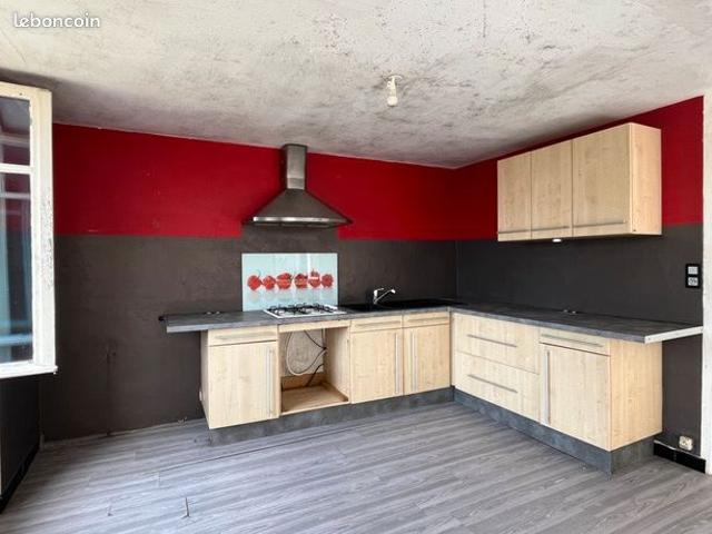 Maison vente à Confolens, Chabanais