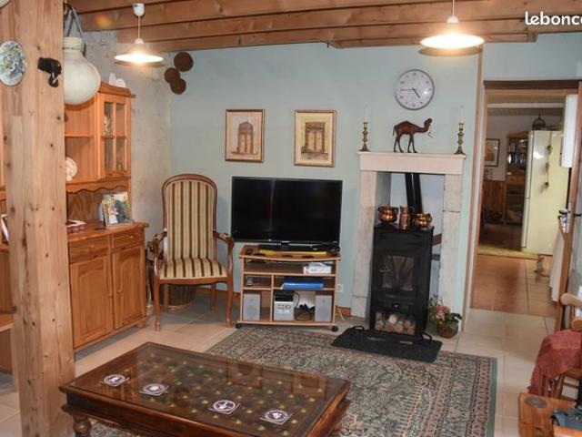Maison vente à Montmorillon, Joussé