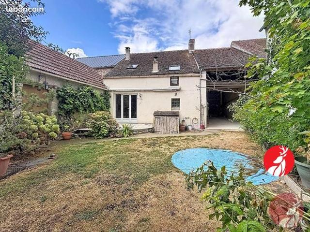 Maison vente à Fontainebleau, Ichy
