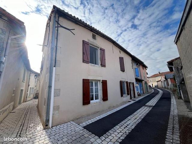 Maison vente à Montmorillon, Usson-du-poitou