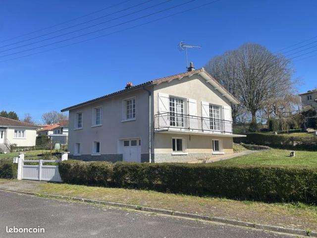 Maison vente à Confolens, Chabanais