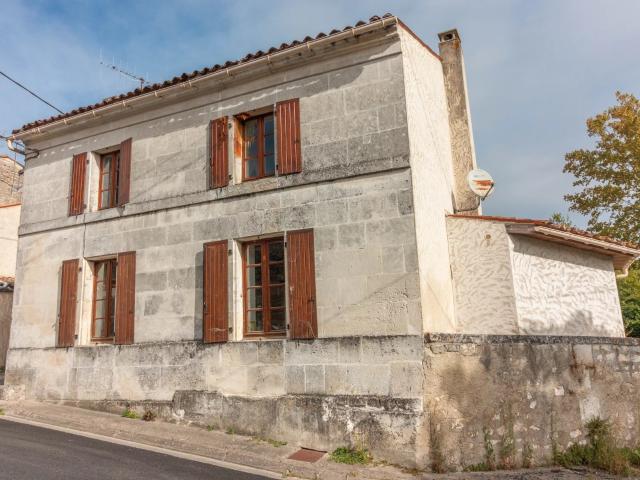 Maison vente à Cognac, Saint-même-les-carrières