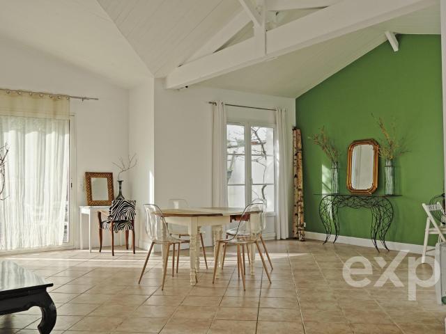 Maison vente à La Rochelle, Loix
