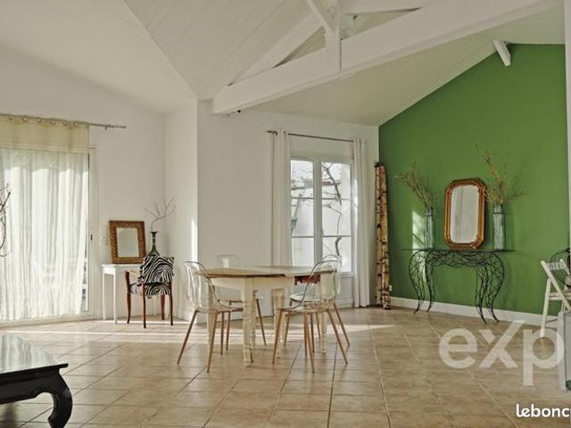 Maison vente à La Rochelle, Loix