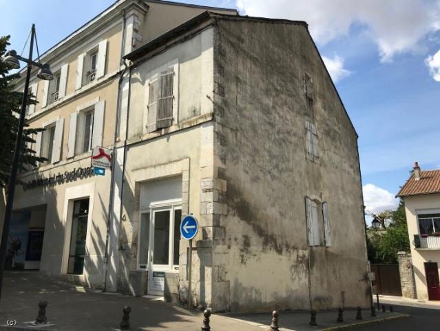 Maison vente à Ruffec, Charente