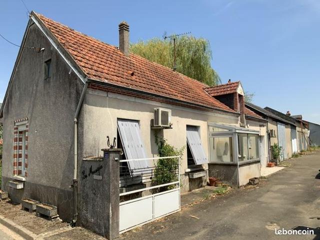 Maison vente à Bazoches-les-Gallerandes, Loiret