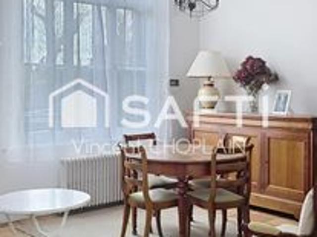 Maison vente à Lille, Croix