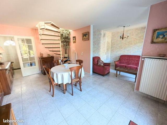 Maison vente à Créteil, La Queue-en-brie