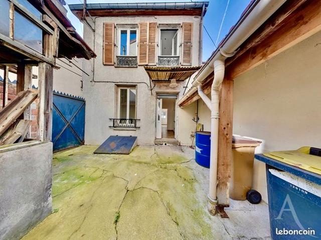 Maison vente à Dreux, Montreuil