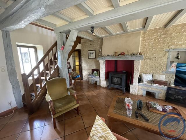 Maison vente à Le Pont d'Ommoy, Fontaine-les-Bassets