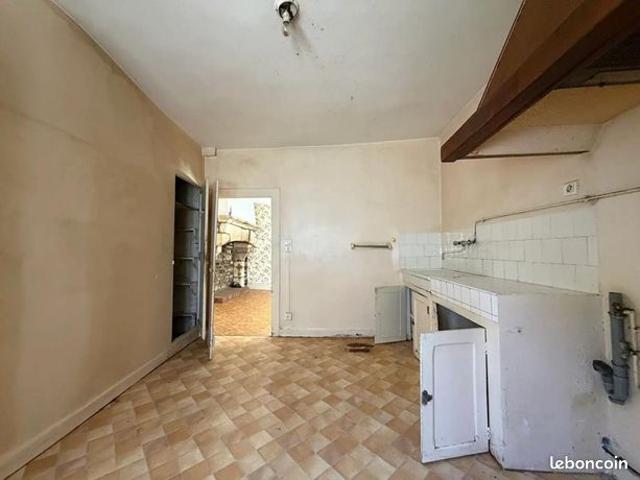 Maison vente à Besançon, By