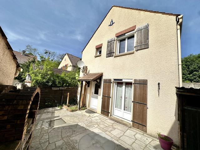 Maison vente à Évry, Petit-bourg
