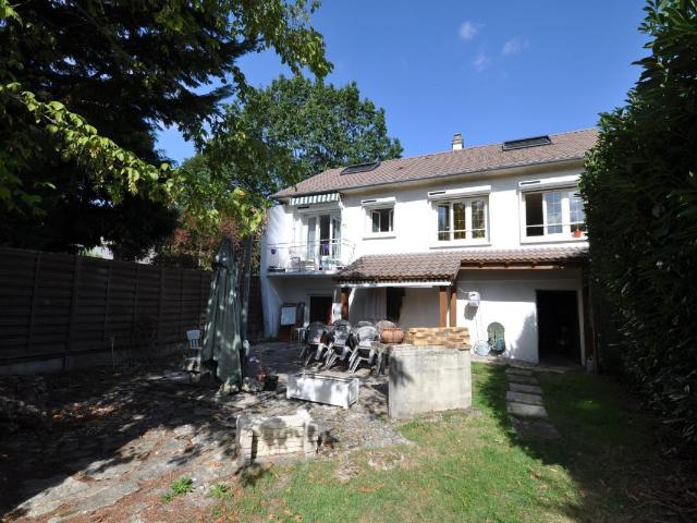 Maison vente à Verville, Bruyères-le-Châtel