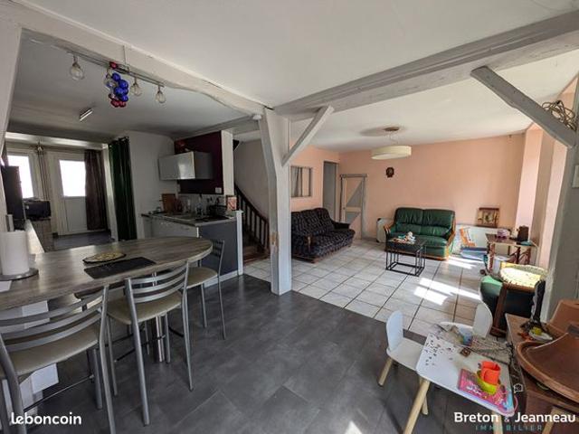 Maison vente à Mayenne, Voutré