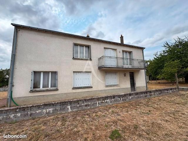 Maison vente à Saumur, Distré