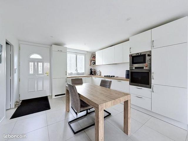 Maison vente à Rambouillet, Voisins-le-bretonneux