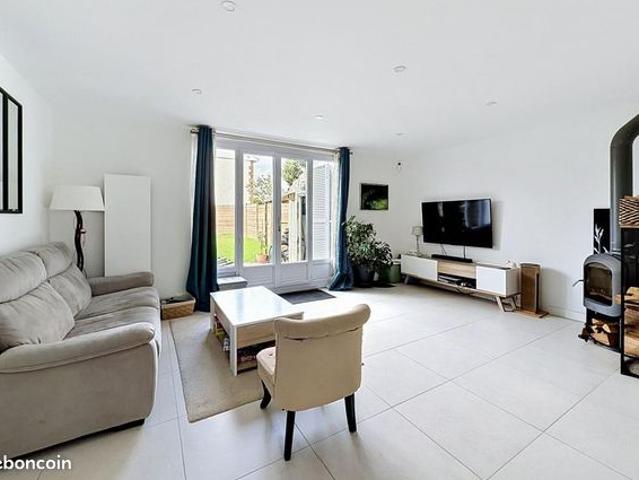 Maison vente à Rambouillet, Voisins-le-bretonneux