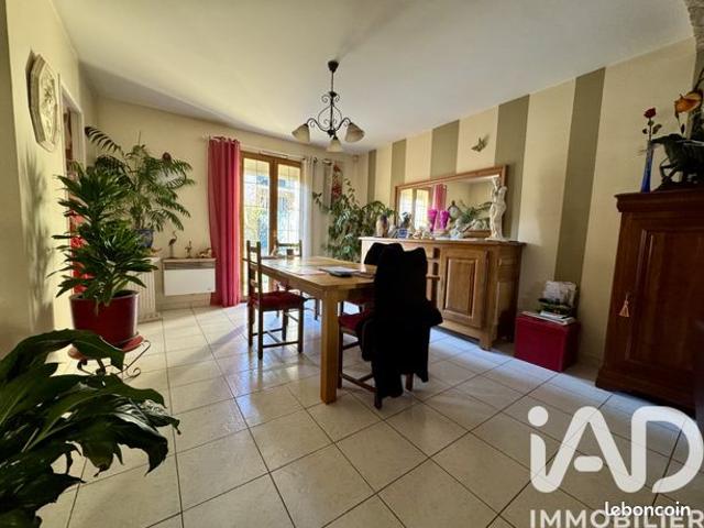 Maison vente à Melun, Guignes