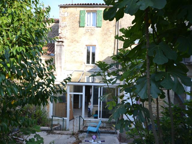 Maison vente à Saintes, Burie