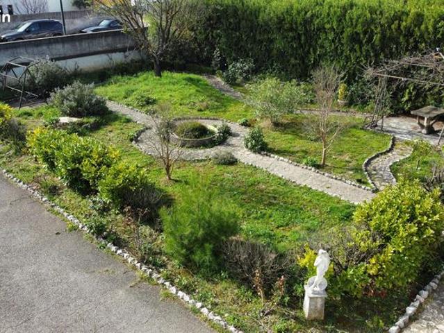 Maison vente à Avignon, Châteauneuf-de-gadagne