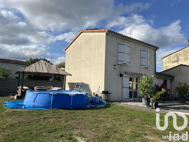 Maison vente à Confolens, Saint-claud