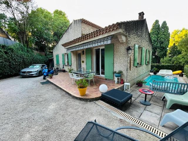 Maison vente à Avignon, Châteauneuf-de-gadagne