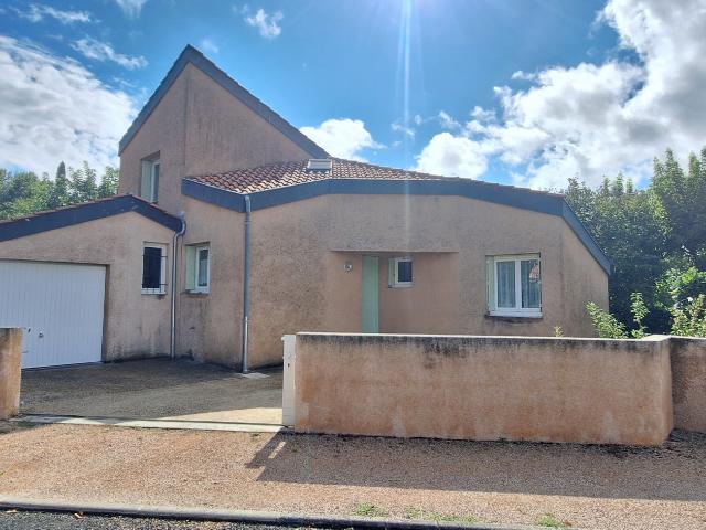 Maison vente à Saint-Laurent-les-Tours, Lot