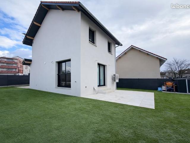 Maison vente à Saint-Julien-en-Genevois, Ville-la-grand