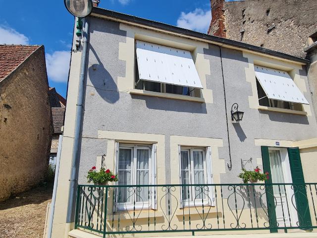 Maison vente à Clamecy, Armes